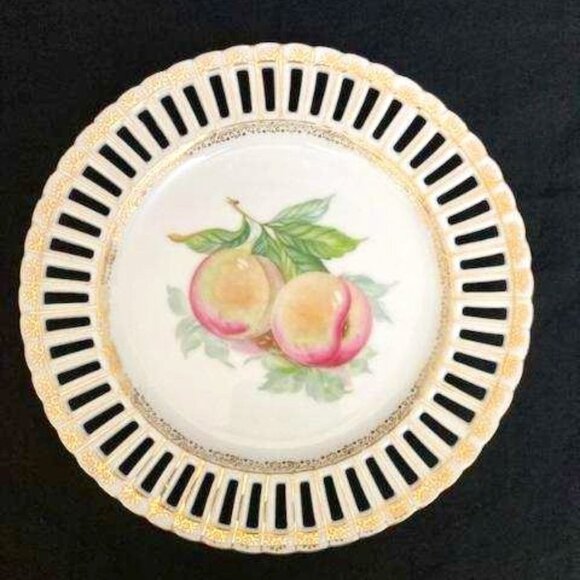 Vintage Ucagco Porcelain Ceramic Fruit Plate Peaches Reticulated Gilded Japan - Picture 1 of 2